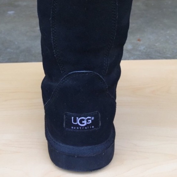 *SOLD* UGG Uptown Lace-Up Boots - Black - Picture 4 of 7